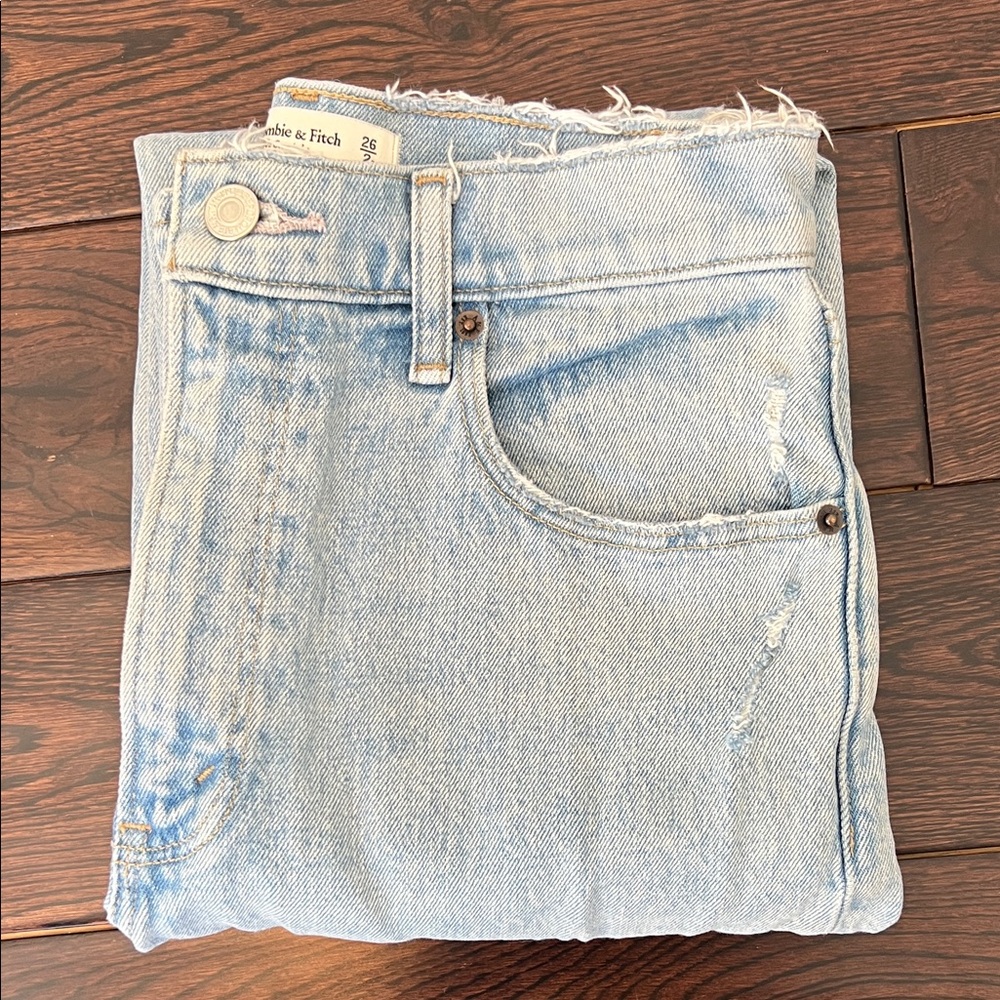 Abercrombie & Fitch Light Wash 90s Straight Ultra High Rise